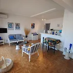 Ibis 5380 Cannes