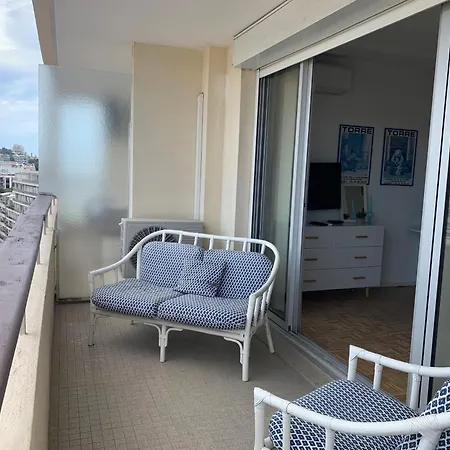 Apartment Ibis 5380 Cannes
